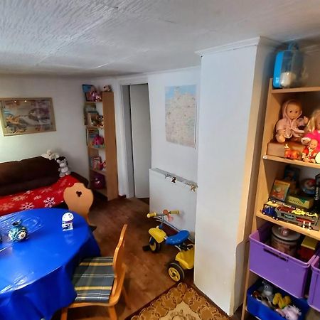 Familienfreundliches Ferienhaus mit 3 Schlafzimmern Oldisleben Exterior foto